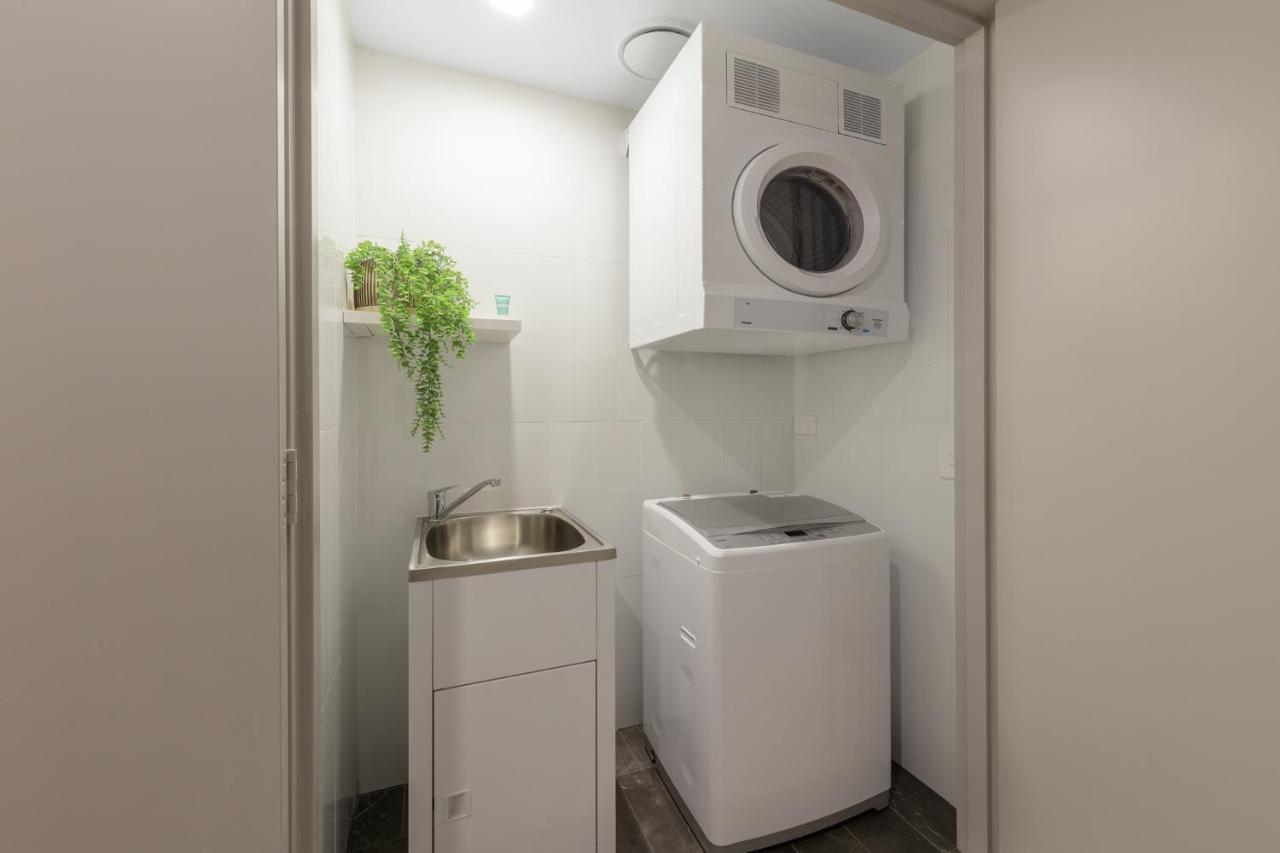 Meriton Suites Mascot Central Sydney Exteriér fotografie Laundry room