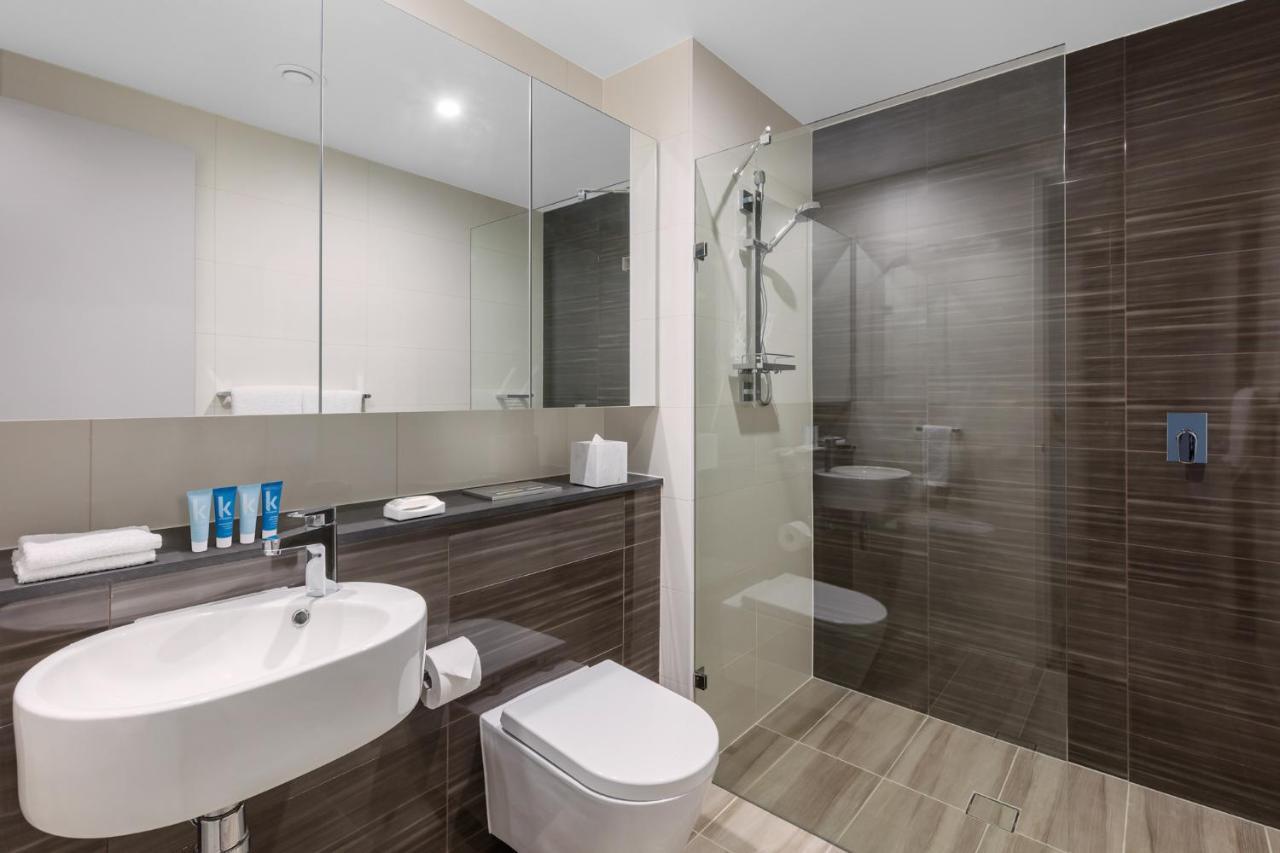 Meriton Suites Mascot Central Sydney Exteriér fotografie Bathroom